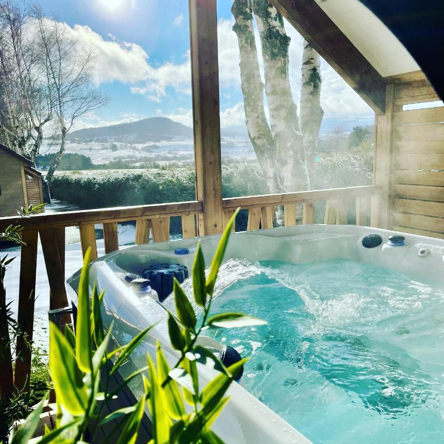 Domaine Les 2 Mondes Hotel Aydat Bagian luar foto